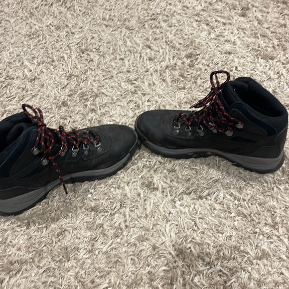 Women’s Columbia hiker 9.5 - Picture 5 of 7